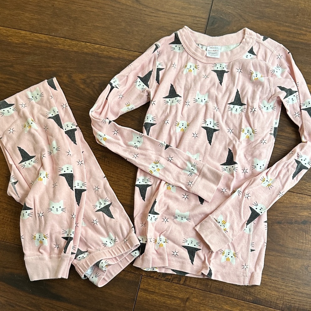 Hanna Andersson Pink Halloween Pajama Set with Cats and Witch Hats